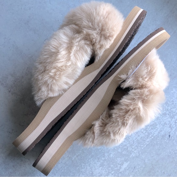 Faux Fur Crossover Slide Slippers w/Arch Support, 8 NWT - Picture 4 of 5